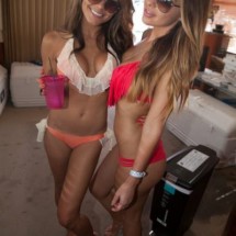 Dziewczyny w bikini — 54