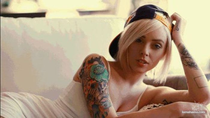 Girls with tattoos - Pictures nr 15
