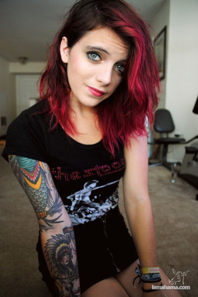 Girls with tattoos - Pictures nr 36