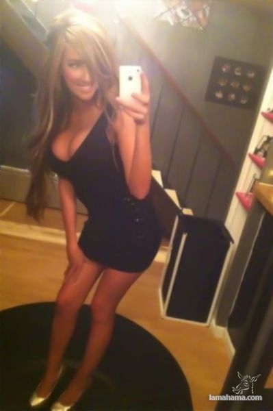 Girls in tight dresses V - Pictures nr 23