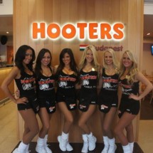 Dziewczyny Hooters z Budapesztu — 26