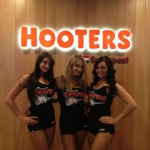 Dziewczyny Hooters z Budapesztu — 31