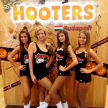 Dziewczyny Hooters z Budapesztu — 3