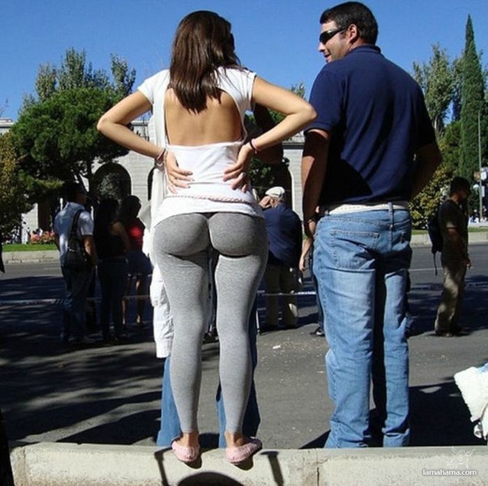 BIg butts in public places - Pictures nr 11