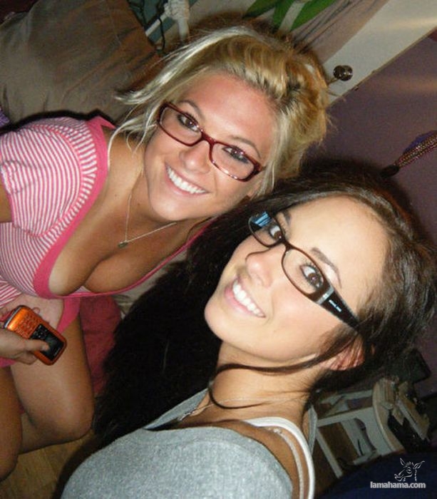 Girls in glasses - Pictures nr 25