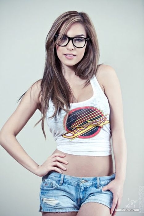 Girls in glasses - Pictures nr 28