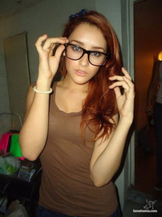 Girls in glasses - Pictures nr 30