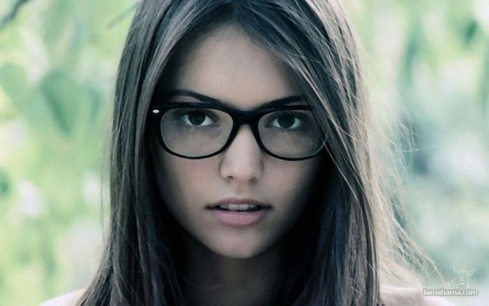 Girls in glasses - Pictures nr 42