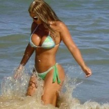 Dziewczyny w bikini III — 30